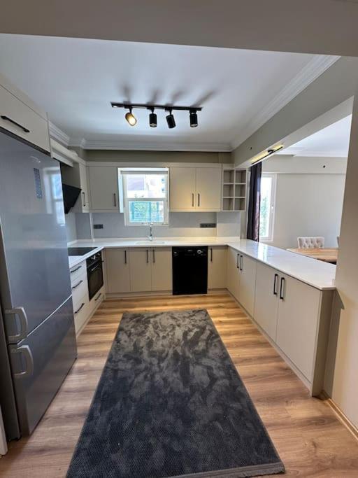 Elegant In 5 Min Walk To Sea & Center Villa