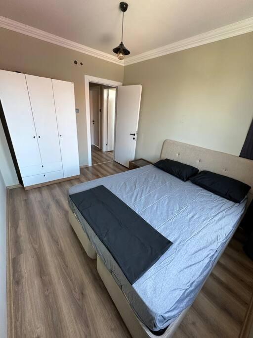Villa Elegant In 5 Min Walk To Sea & Center