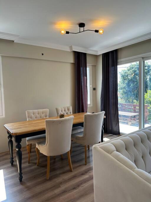 Villa Elegant In 5 Min Walk To Sea & Center